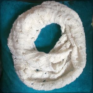Apt. 9 Ivory Kint Scarf!